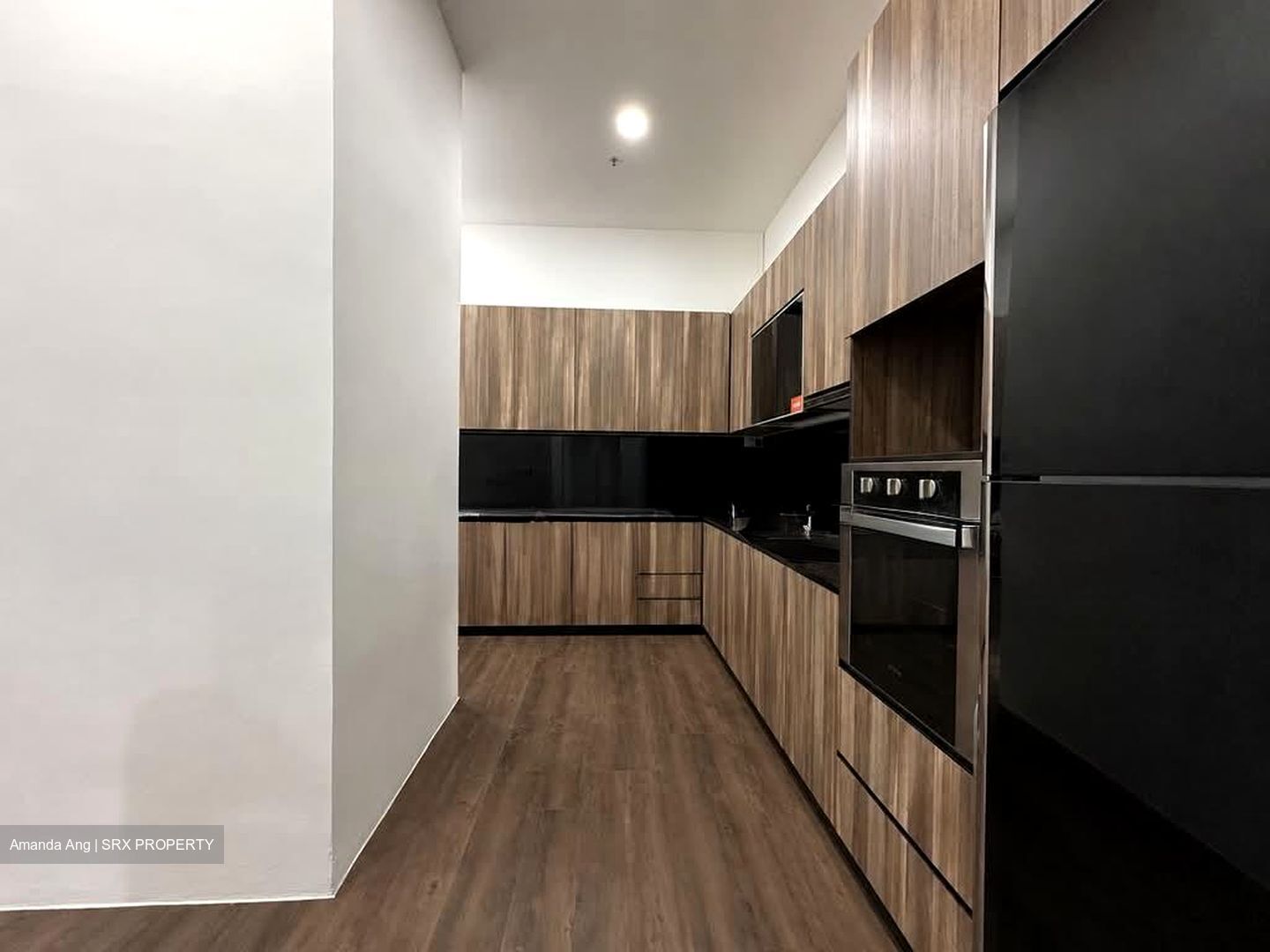 Oxley Bizhub (D14), Office #563203851